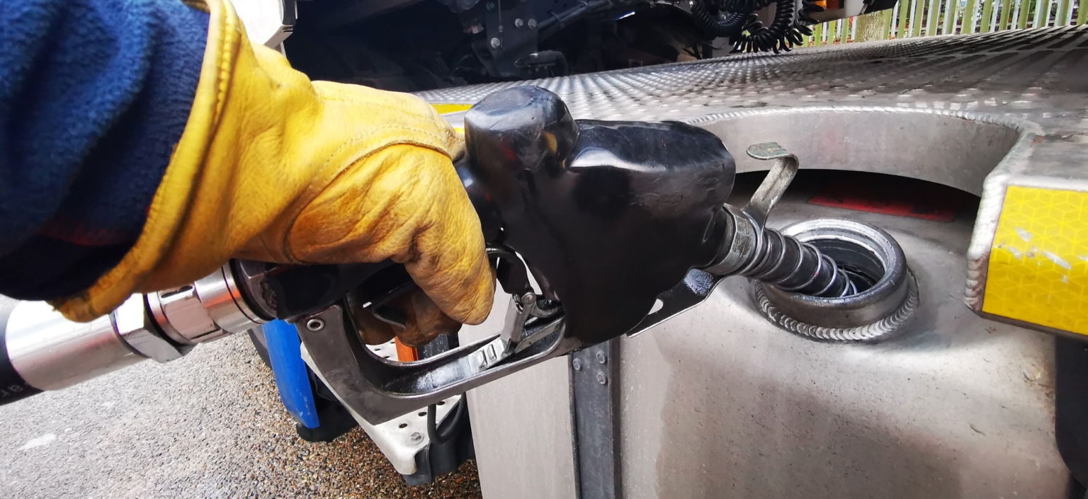 Navigating Volatility Contract Tips for Fluctuating Fuel Costs
